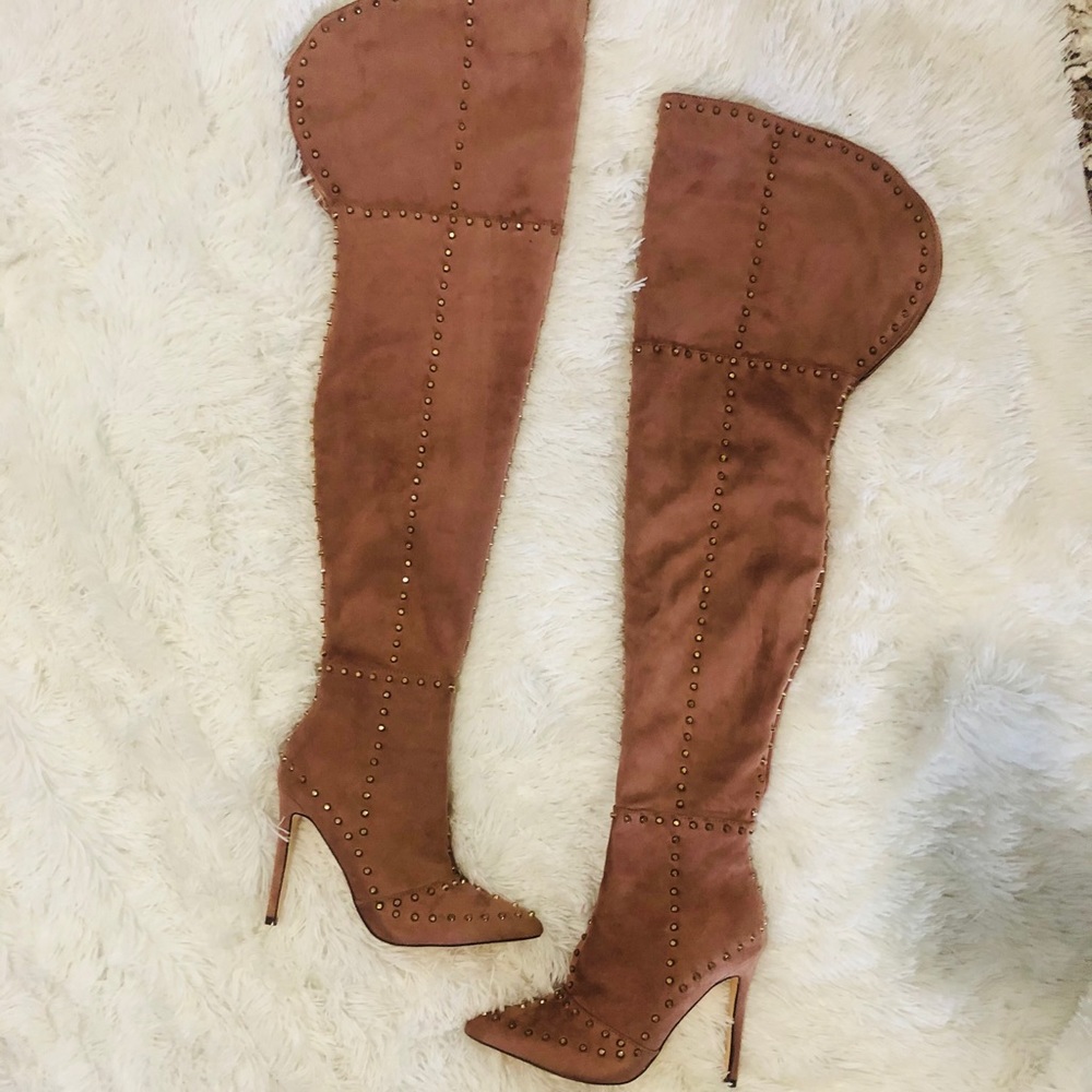 👢 FASHION BOOTS WITH STUDS